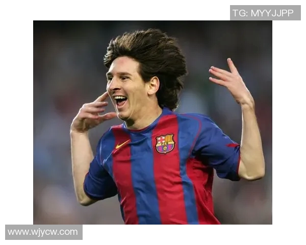 从青涩少年到足球巨星的成长历程与背后故事揭秘