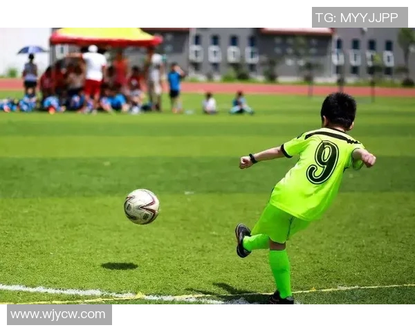 南京足球队荣登全国足球配合排行榜第十名展现实力与团队精神